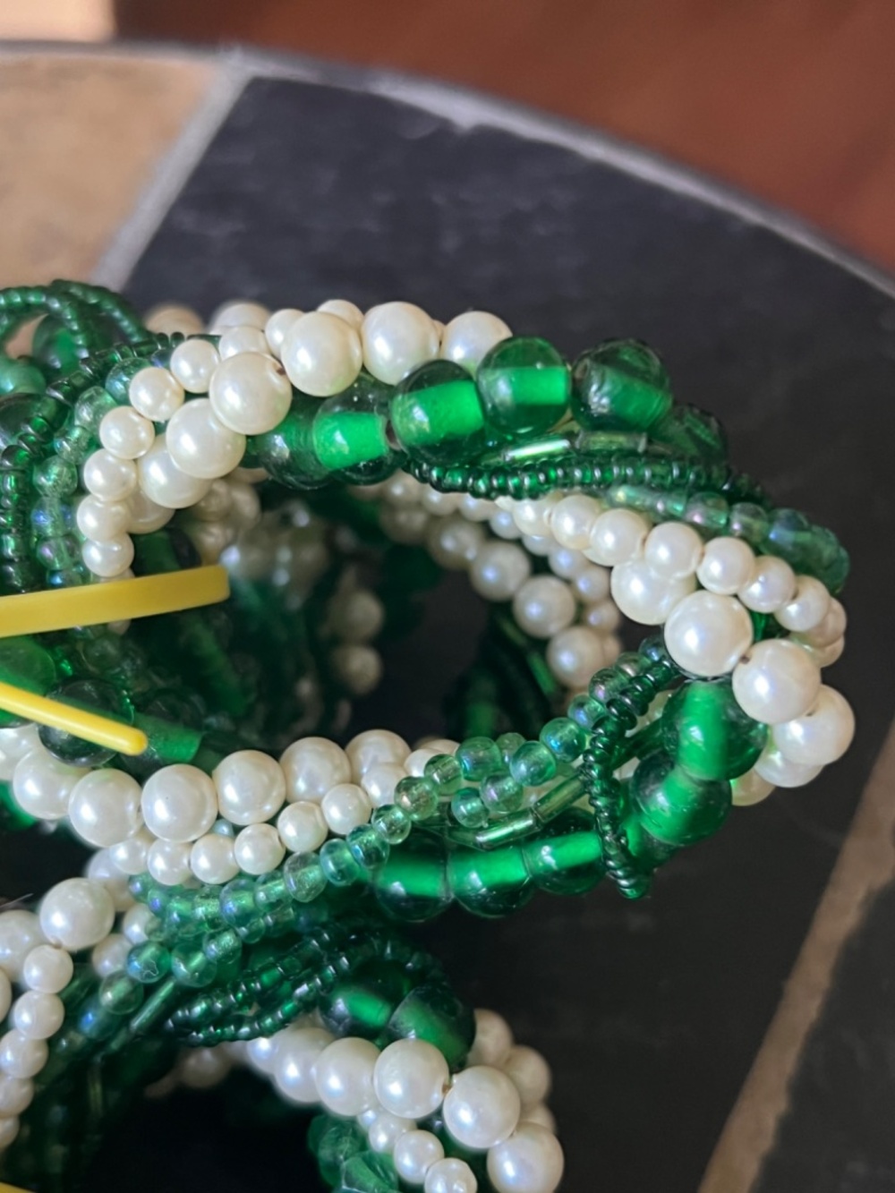Christmas 14 wisted multi-strand beaded napkin rings emerald green & faux pearls - Picture 9 of 9